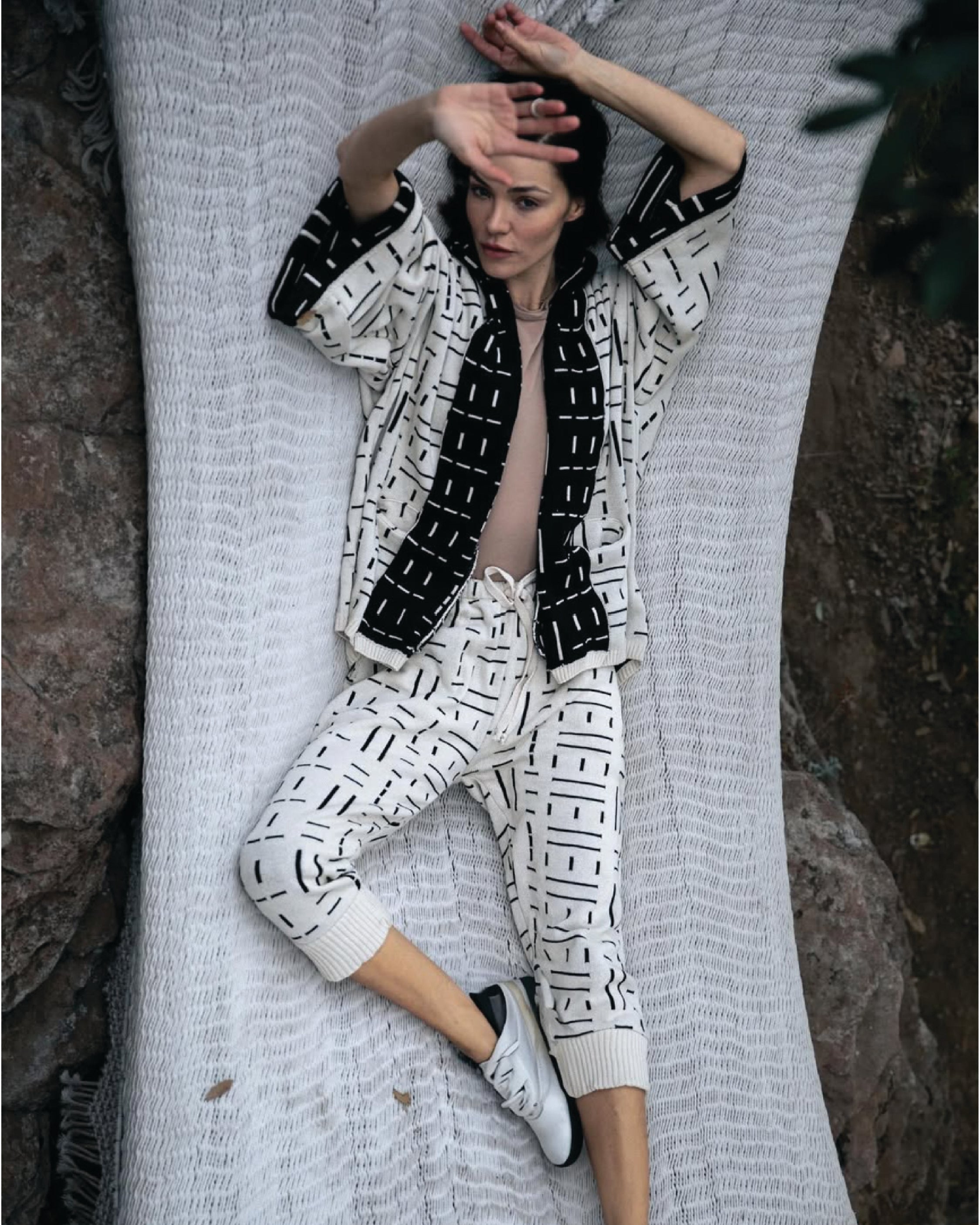 Tenoch Ash & Black Lounge Robe