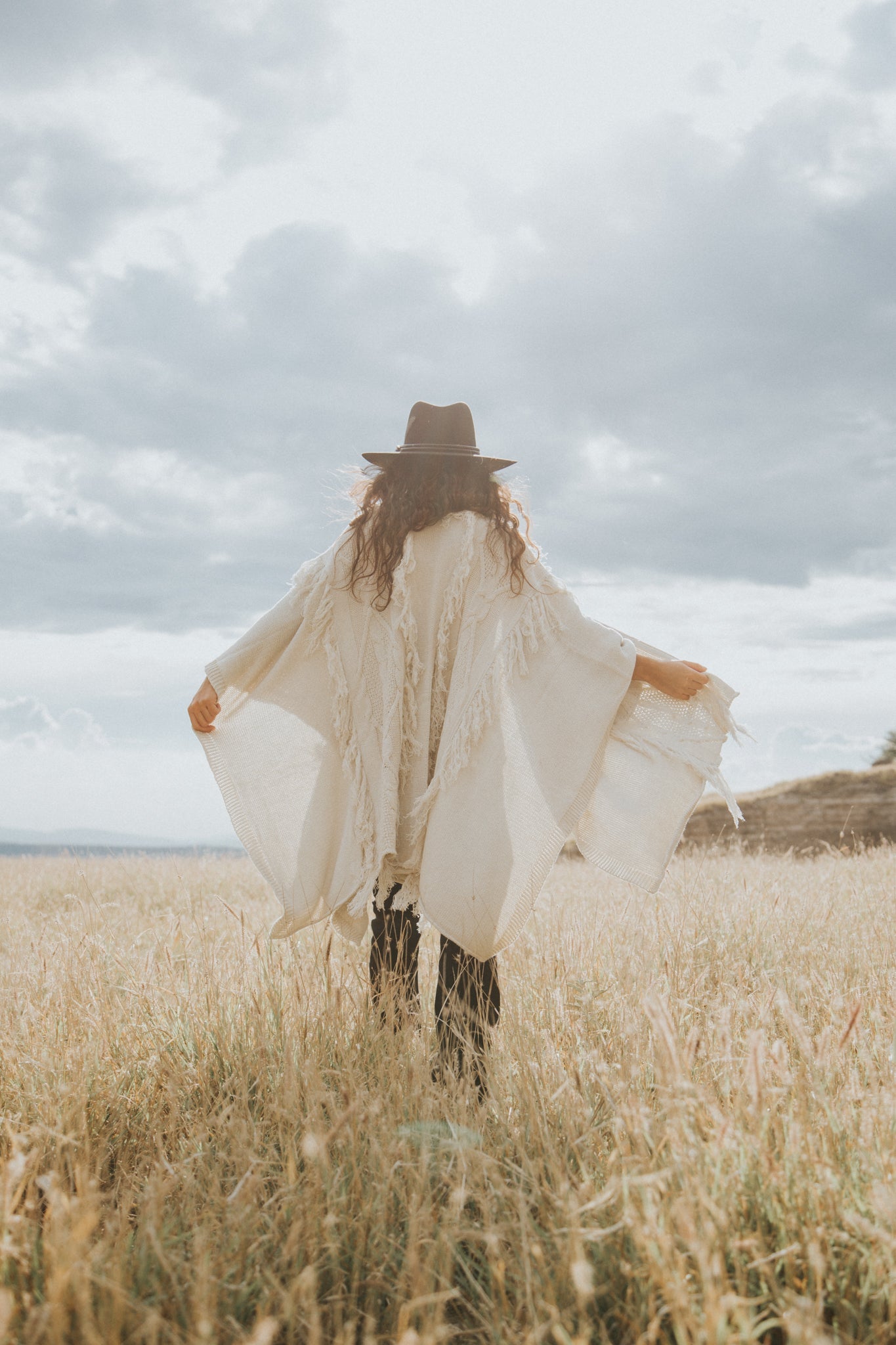 Full Moon Cape Poncho - Espiritu